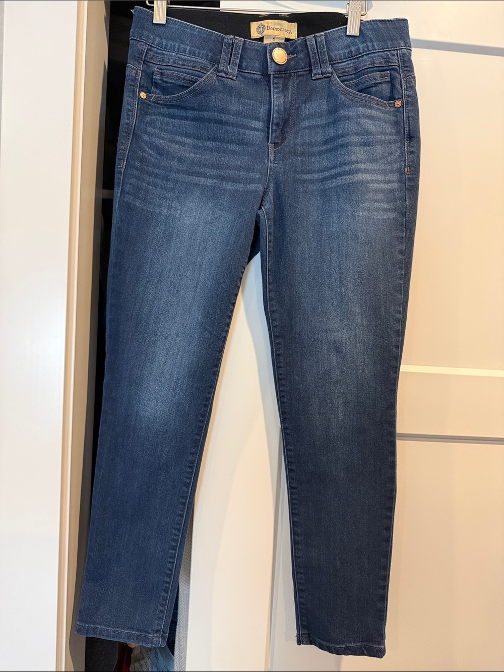DEMOCRACY WOMANS SKINNY ANKLE JEANS SZ. 6
